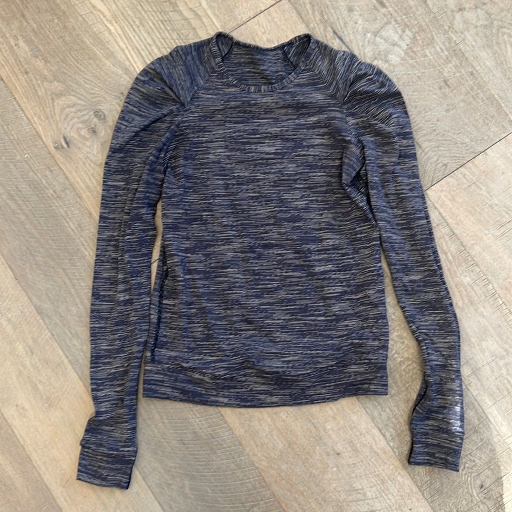 Grey Lululemon Puff Sleeve top- size 6